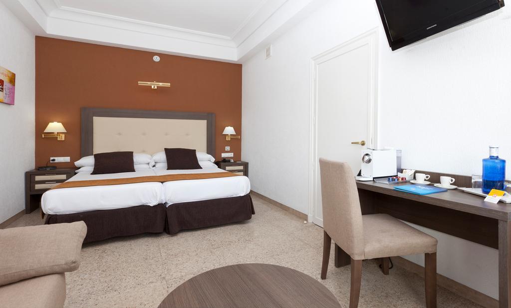 Gran Hotel Delfin Benidorm Ruang foto