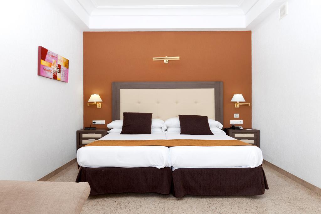 Gran Hotel Delfin Benidorm Ruang foto