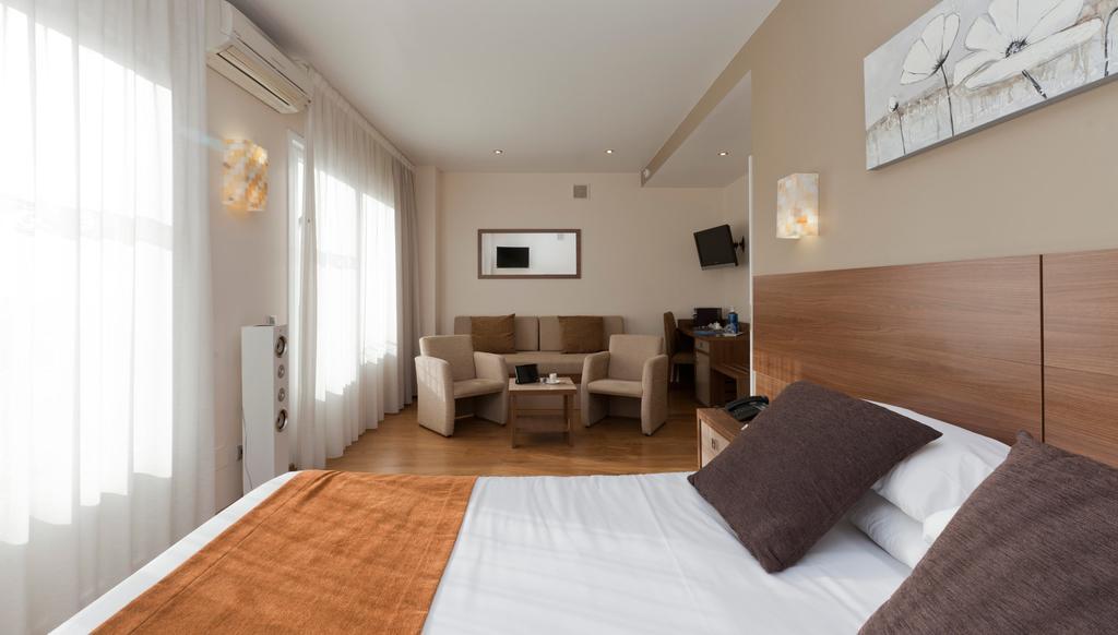 Gran Hotel Delfin Benidorm Bagian luar foto