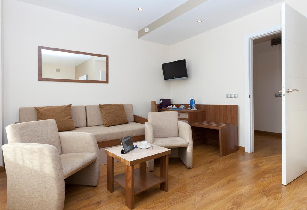 Gran Hotel Delfin Benidorm Bagian luar foto