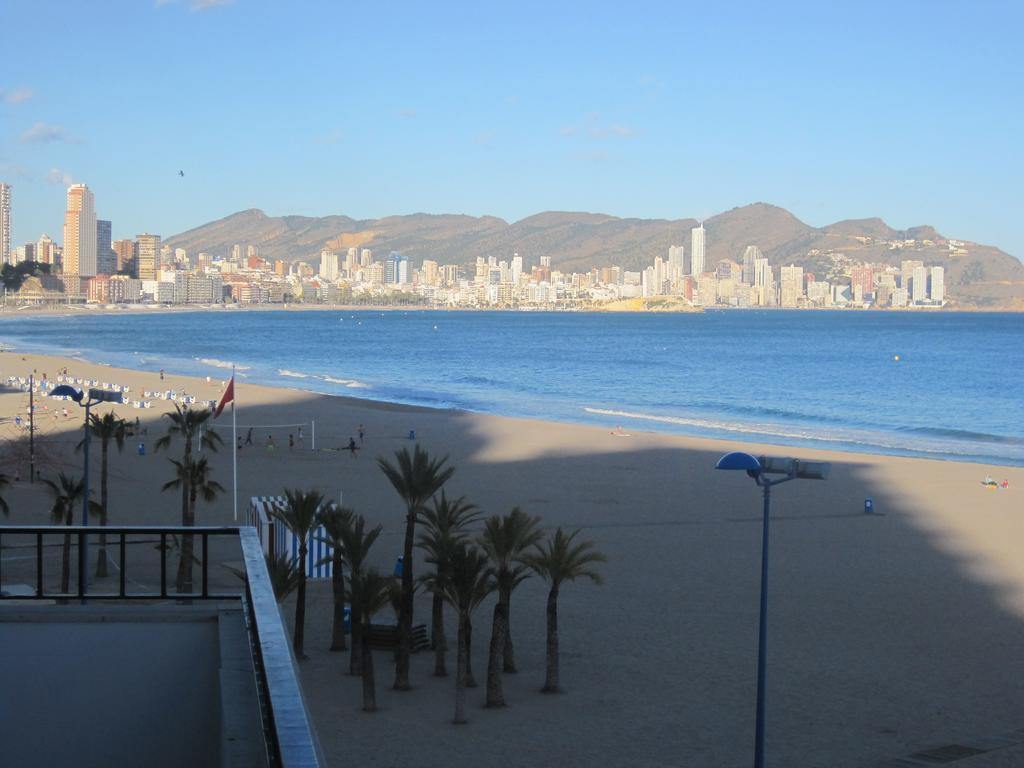 Gran Hotel Delfin Benidorm Bagian luar foto
