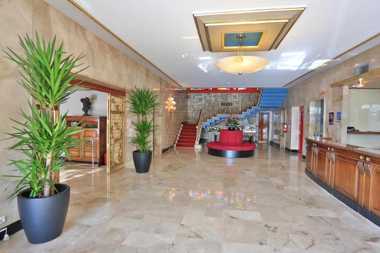 Gran Hotel Delfin Benidorm Bagian luar foto